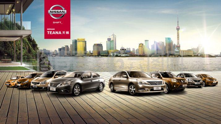 上海车身广告车宣传海报 城市流动的视觉营销利器